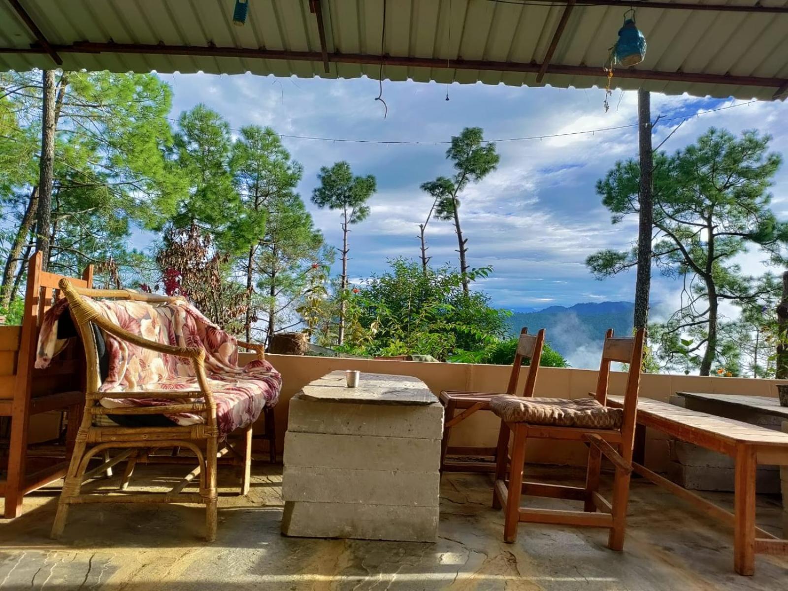 Zenoaks Homestay Алмора Экстерьер фото